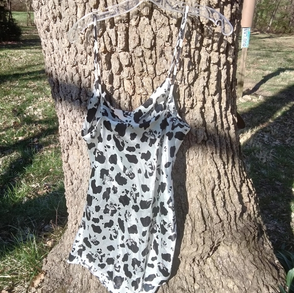 ↕️Price Drop!⬇️ Looney Tunes Intimates Chemise in size S/M - Picture 2 of 3